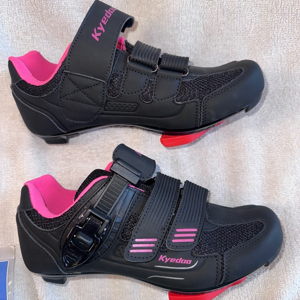NWOB (Store Display) Women’s 6 1/2 Black/Pink Kyedoo Cycling Shoes - Picture 4 of 7